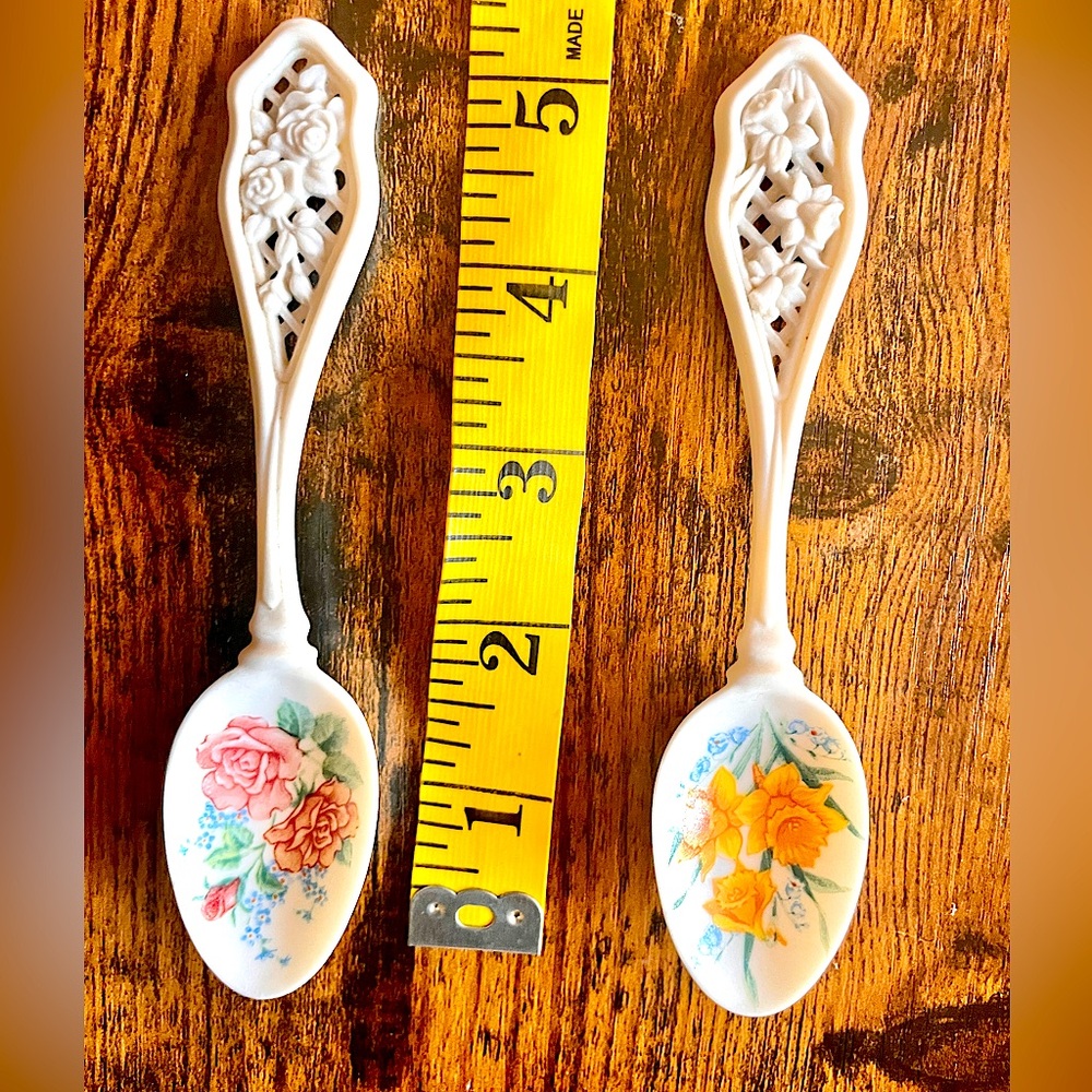 Two matte Porcelain Spoons Daffodil and Roses